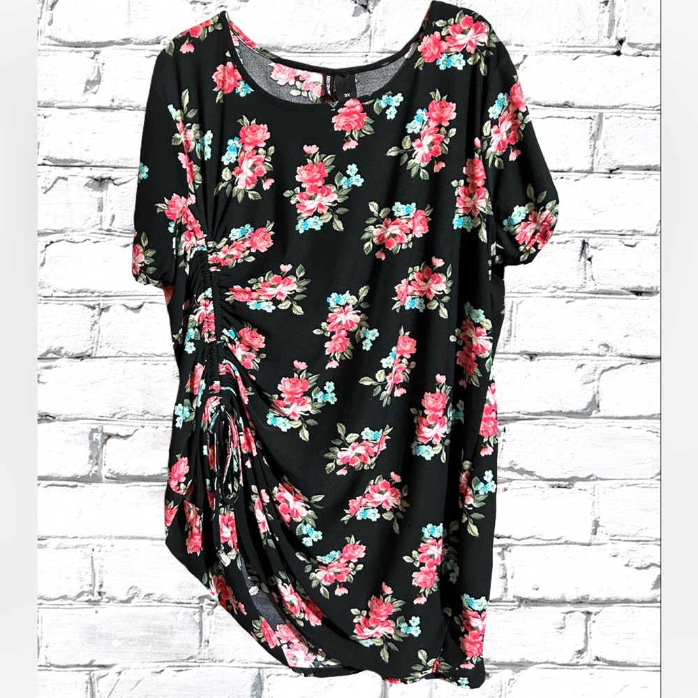 Like New! Kristen Nicole Tie Side Women’s Black & Pink Floral Top Size 2X